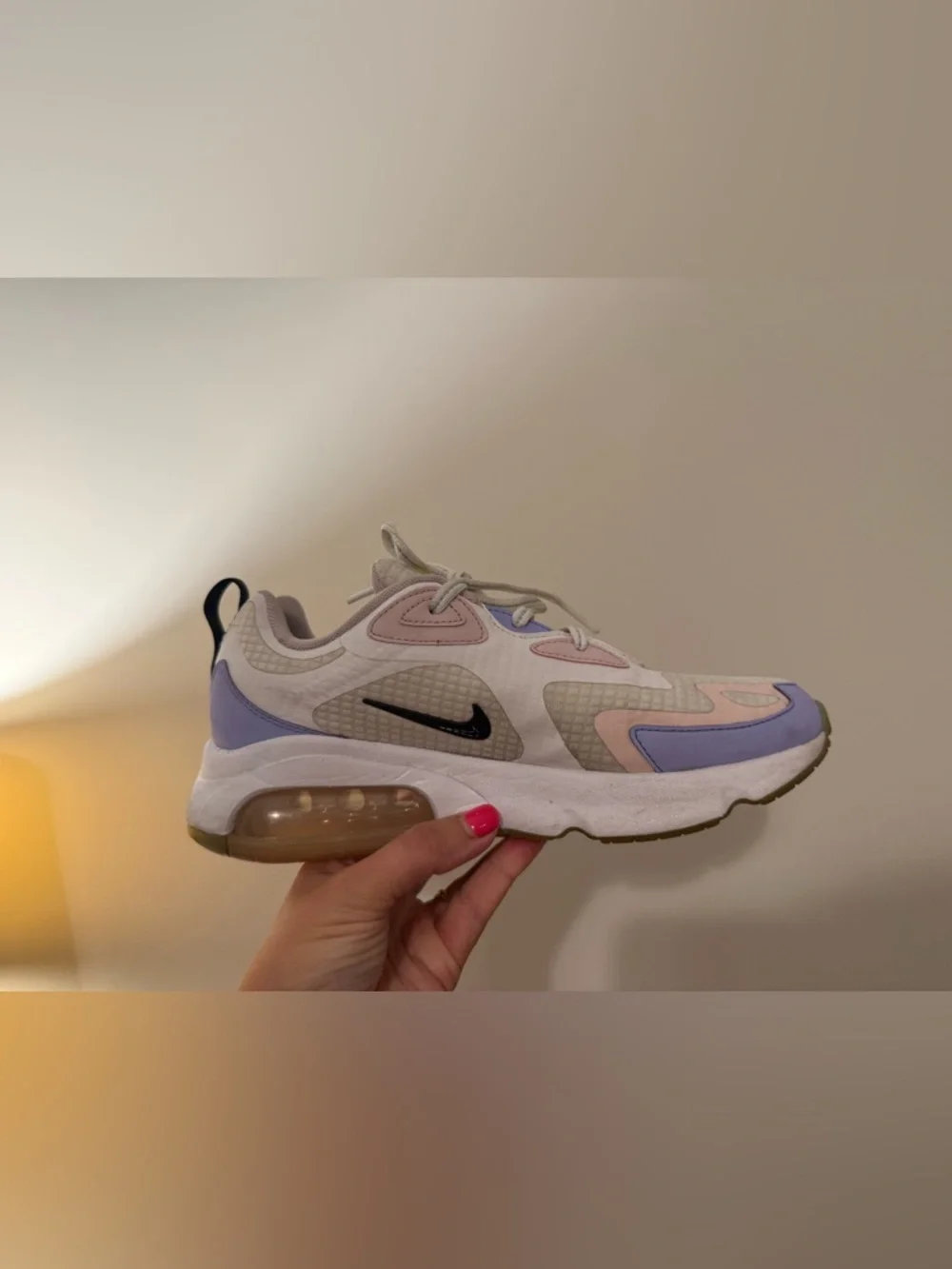 Nike women’s 7.5 air max 200 off white, purple, pink